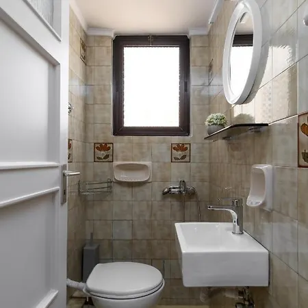 Nima1 4 Bedroom Centraly Located In Apartment Rethymno (Crete)