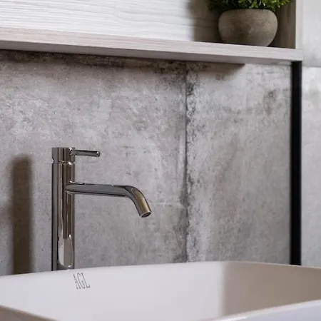 Appartamento Nima1 4 Bedroom Centraly Located In