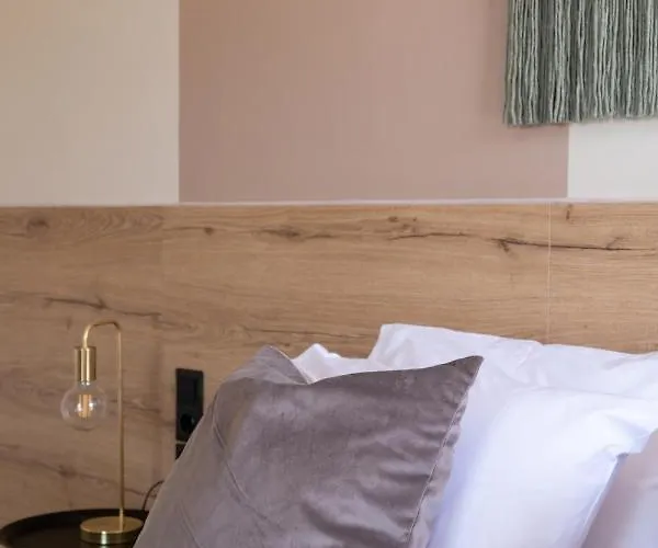 Nima1 4 Bedroom Centraly Located In Rethymno