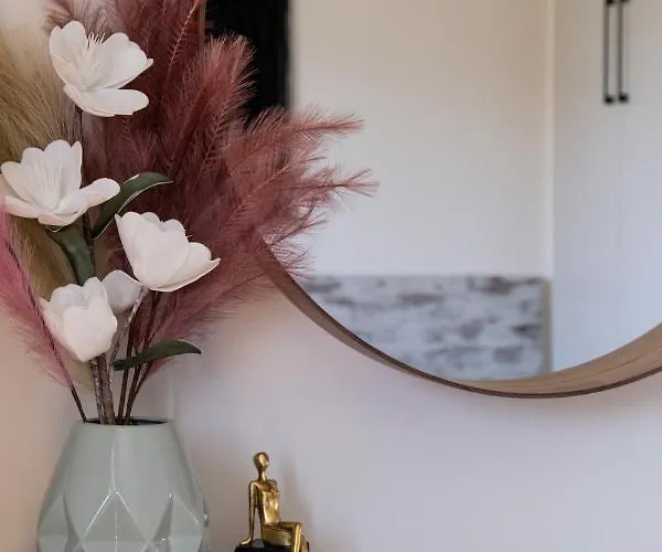 Appartamento Nima1 4 Bedroom Centraly Located In