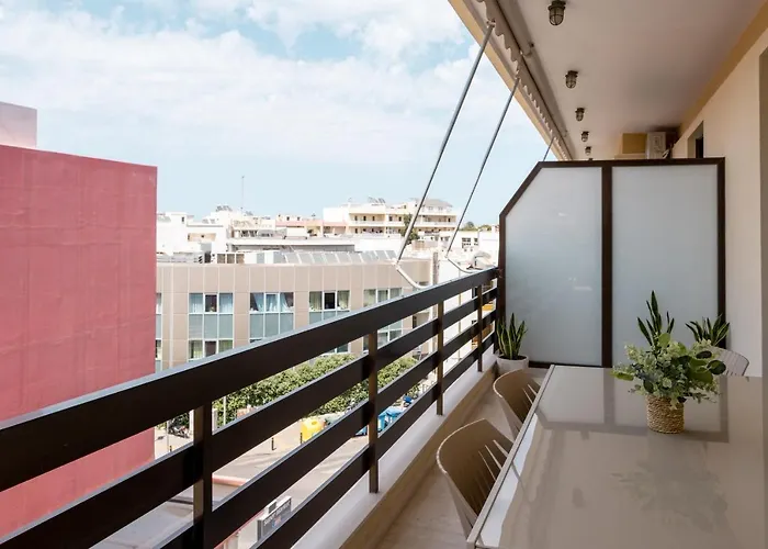 Nima1 4 Bedroom Centraly Located In *