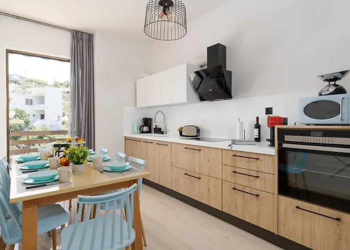 Nima1 4 Bedroom Centraly Located In Appartamento *