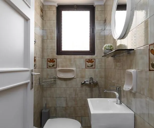 Nima1 4 Bedroom Centraly Located In Apartment Rethymno (Crete)